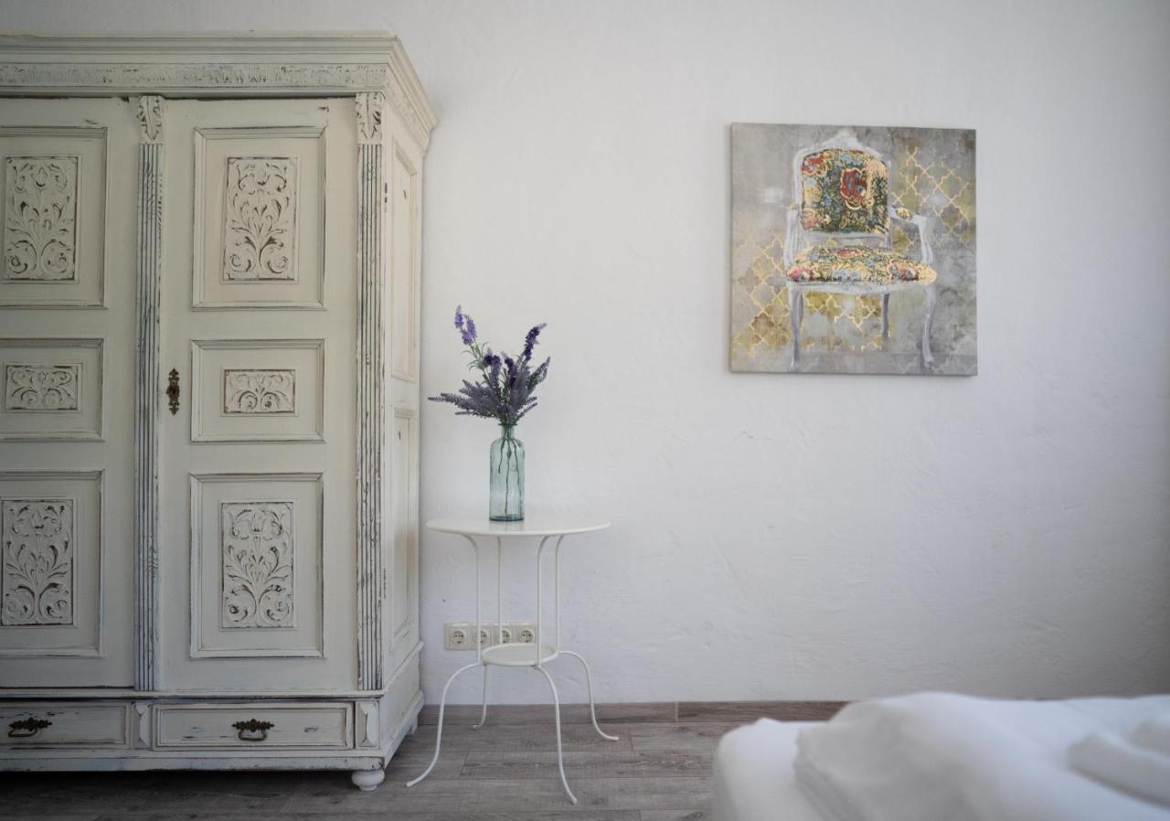 Pajta Apartman Es Vendeghaz Tata Bagian luar foto