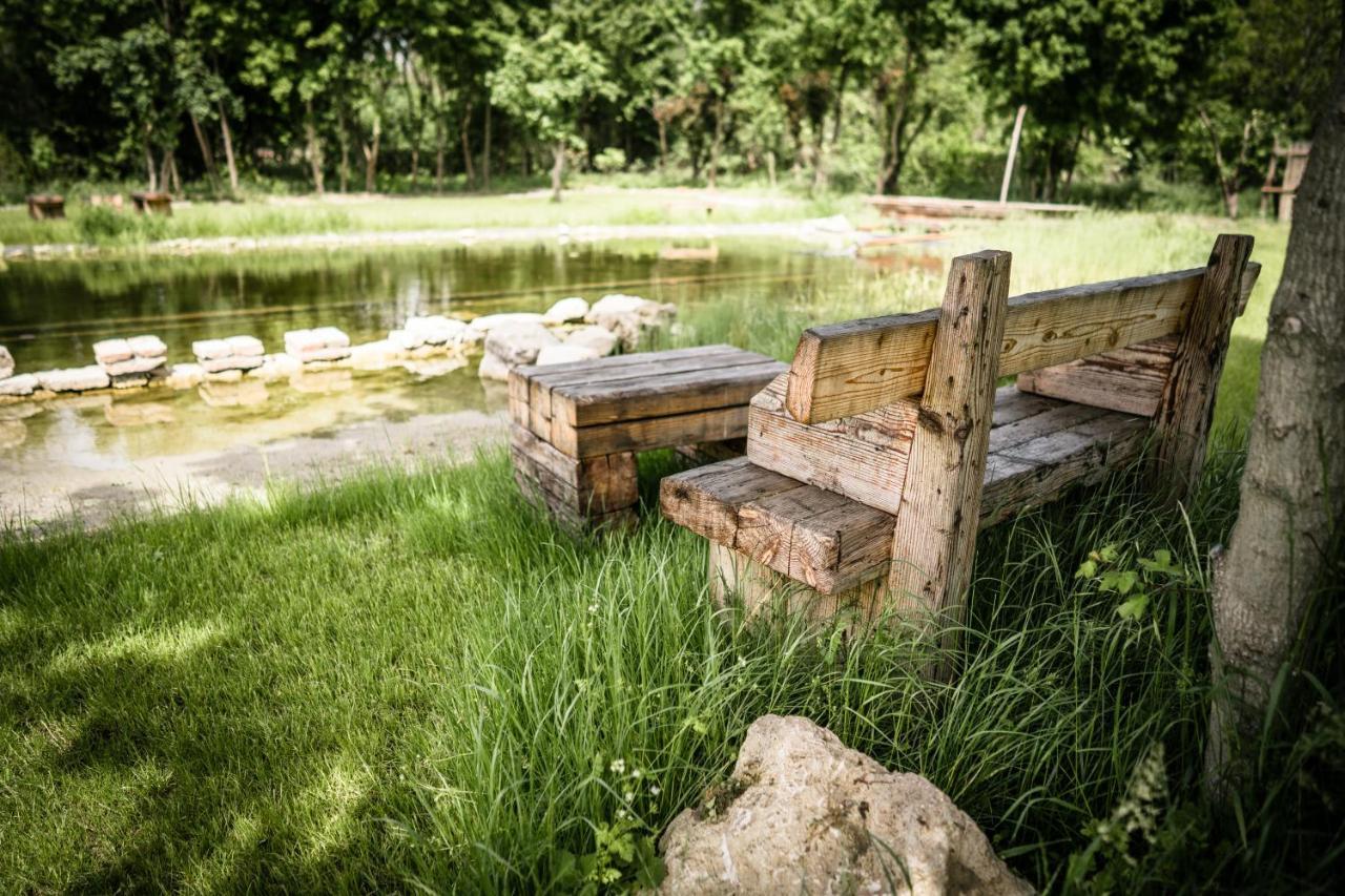 Pajta Apartman Es Vendeghaz Tata Bagian luar foto