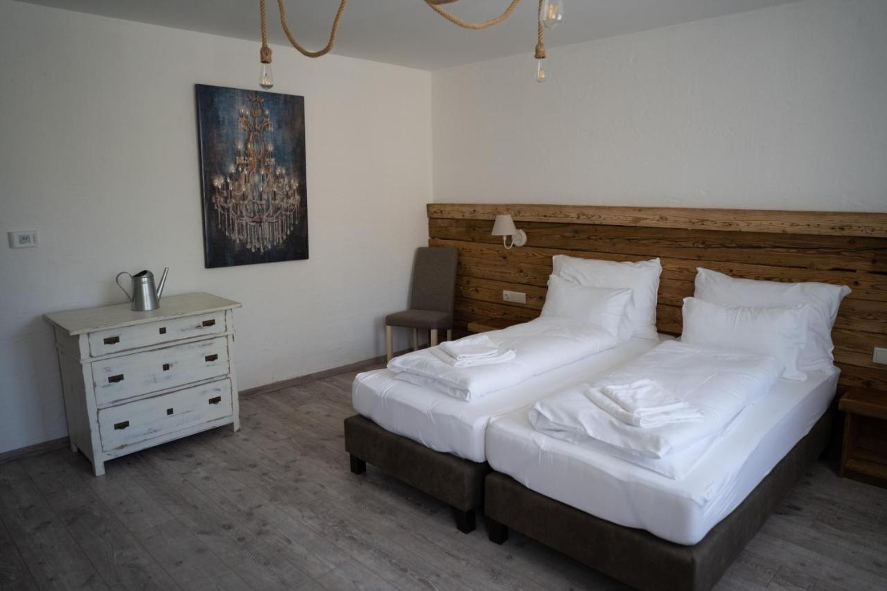 Pajta Apartman Es Vendeghaz Tata Bagian luar foto