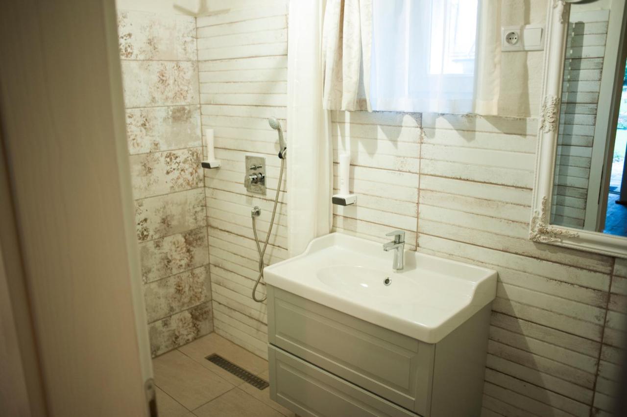 Pajta Apartman Es Vendeghaz Tata Bagian luar foto