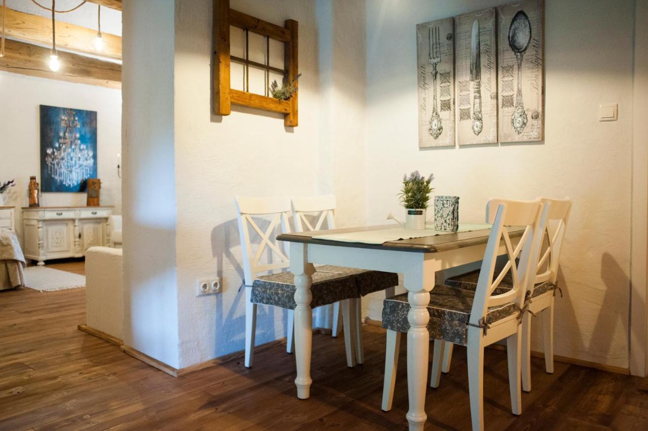 Pajta Apartman Es Vendeghaz Tata Bagian luar foto