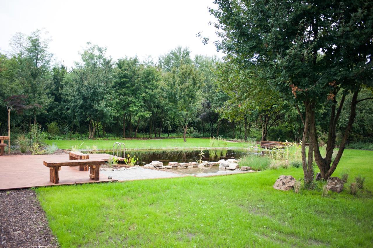 Pajta Apartman Es Vendeghaz Tata Bagian luar foto