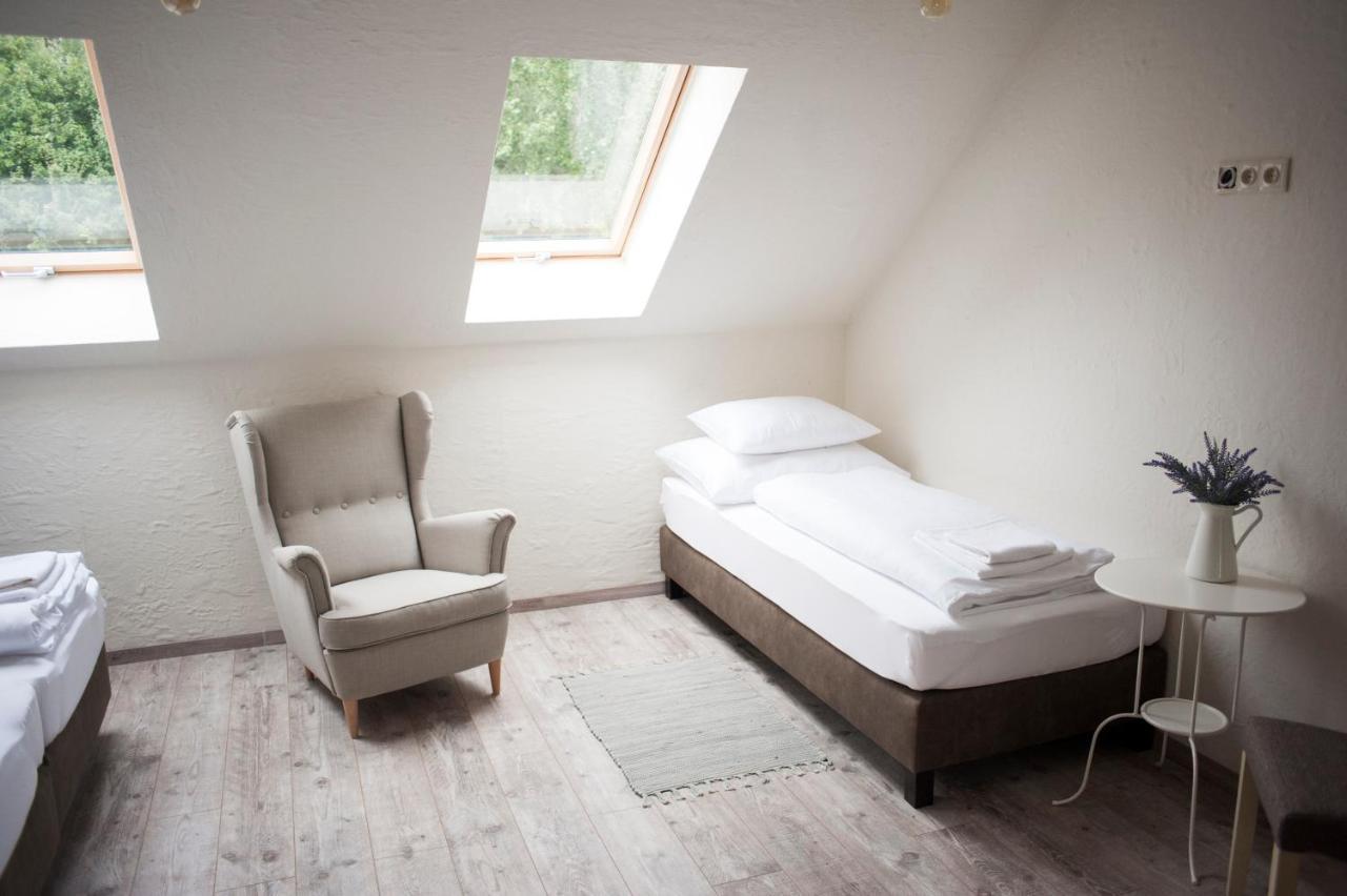 Pajta Apartman Es Vendeghaz Tata Bagian luar foto