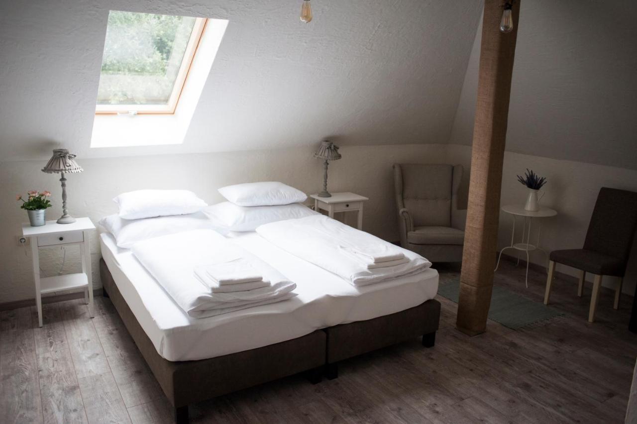 Pajta Apartman Es Vendeghaz Tata Bagian luar foto